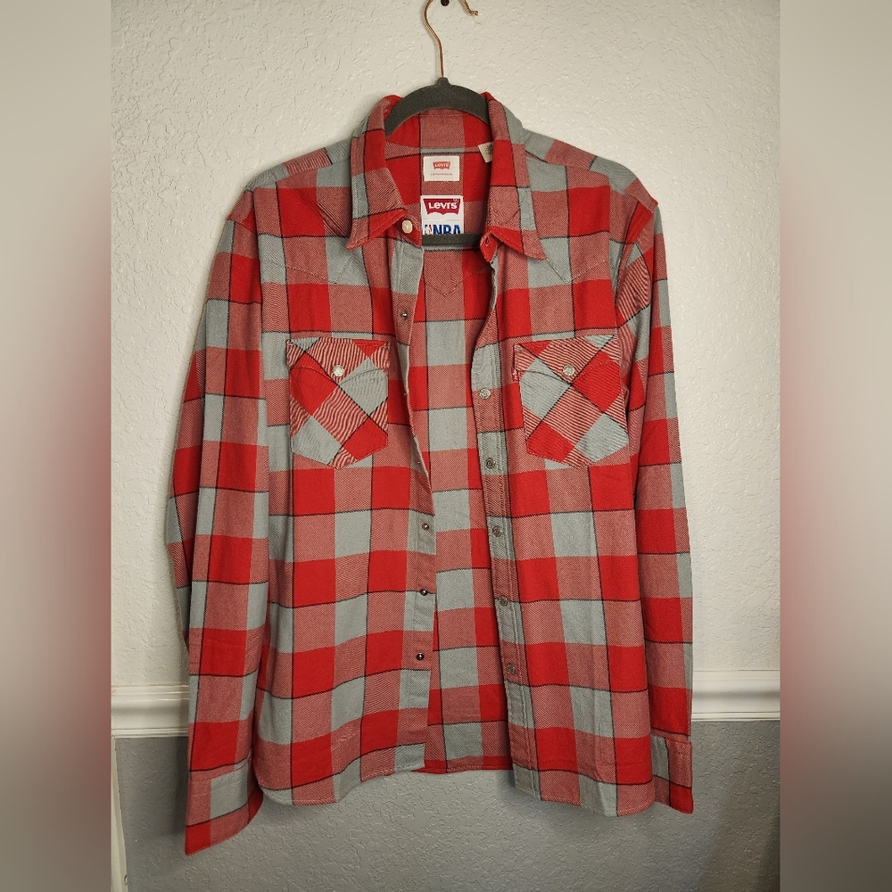 Levi's‎ Red and Gray Plaid Men's Shirt Medium 100 % Cotton